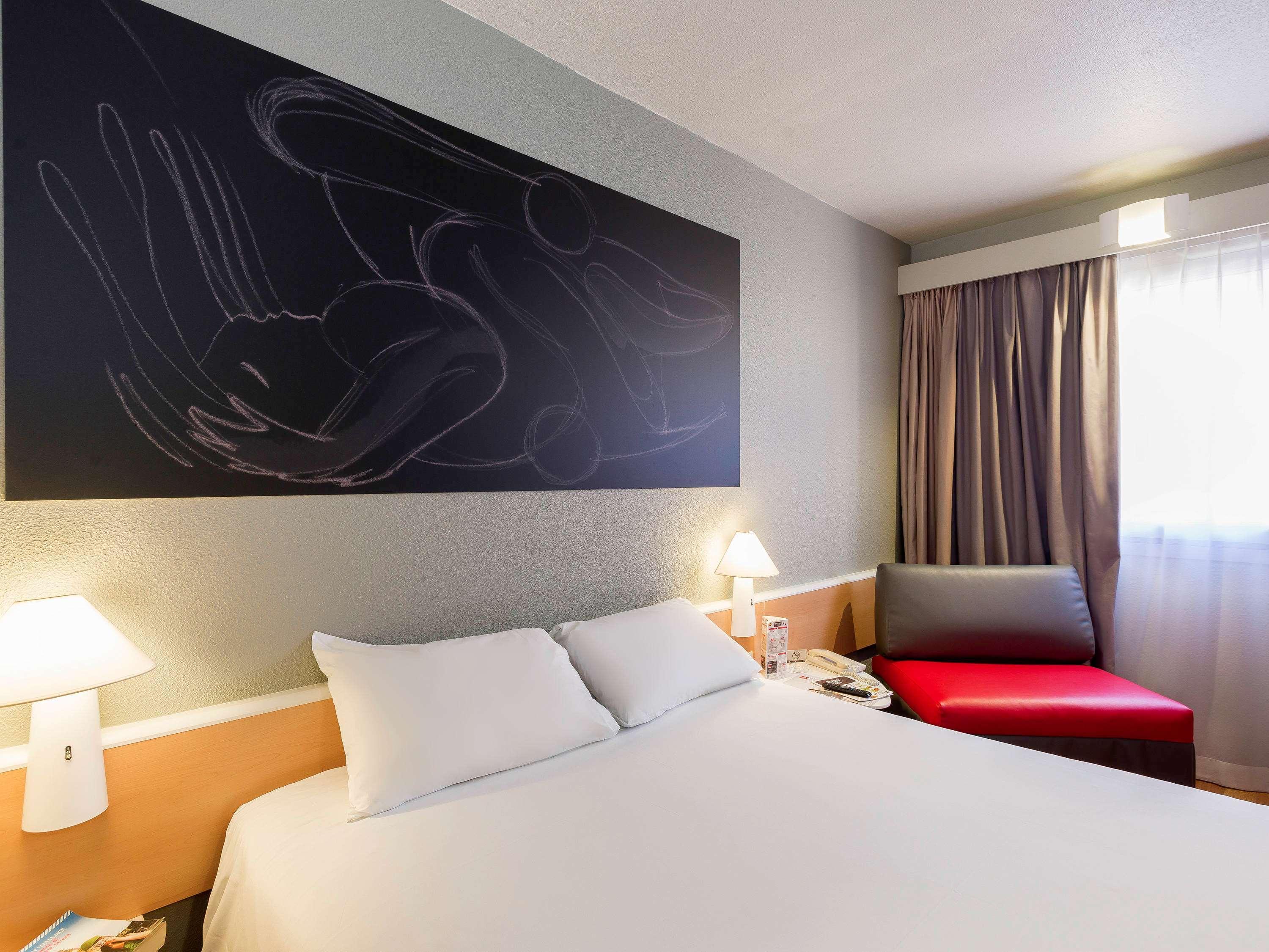 Ibis Granada Hotel Exterior photo