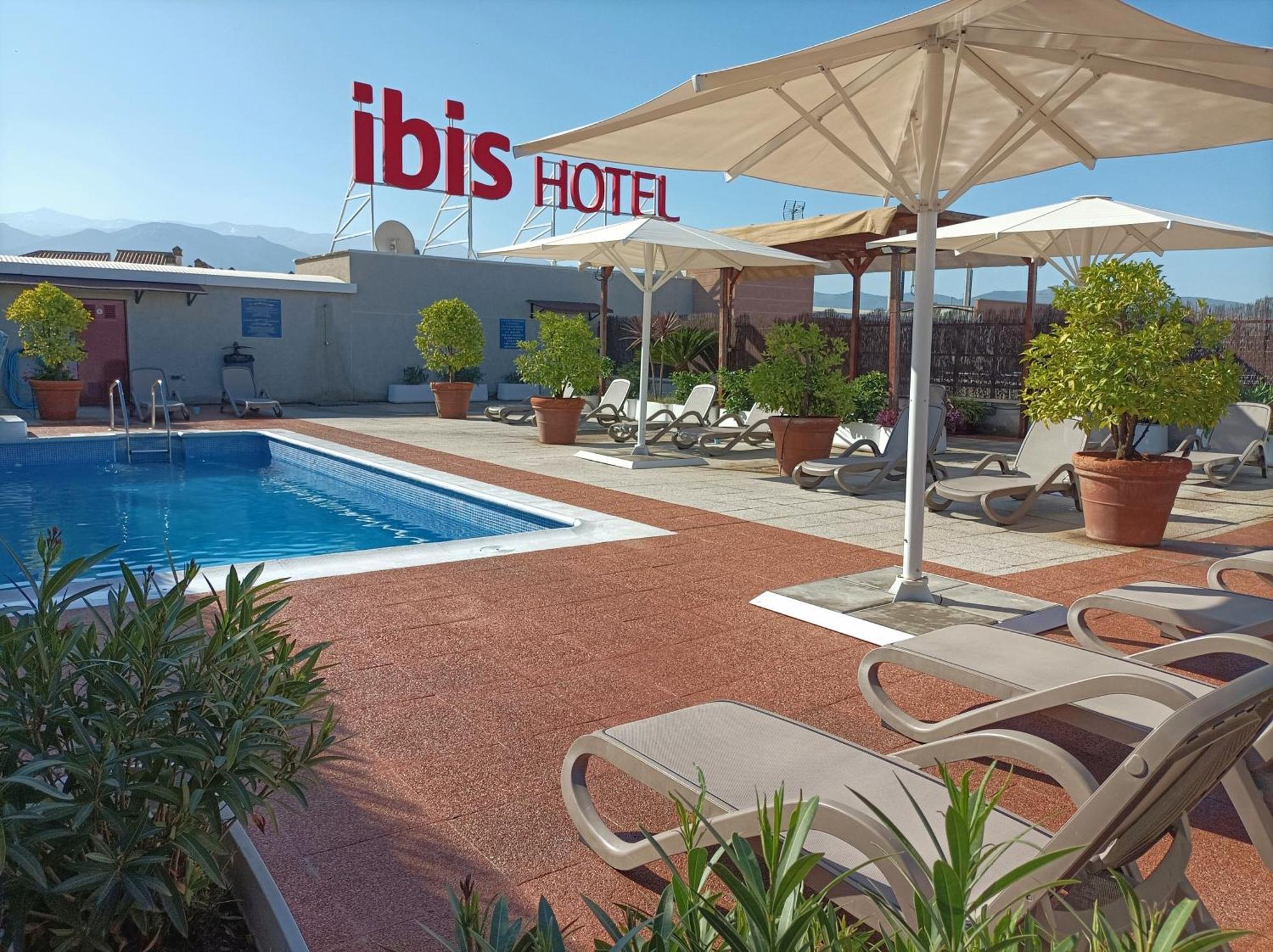 Ibis Granada Hotel Exterior photo